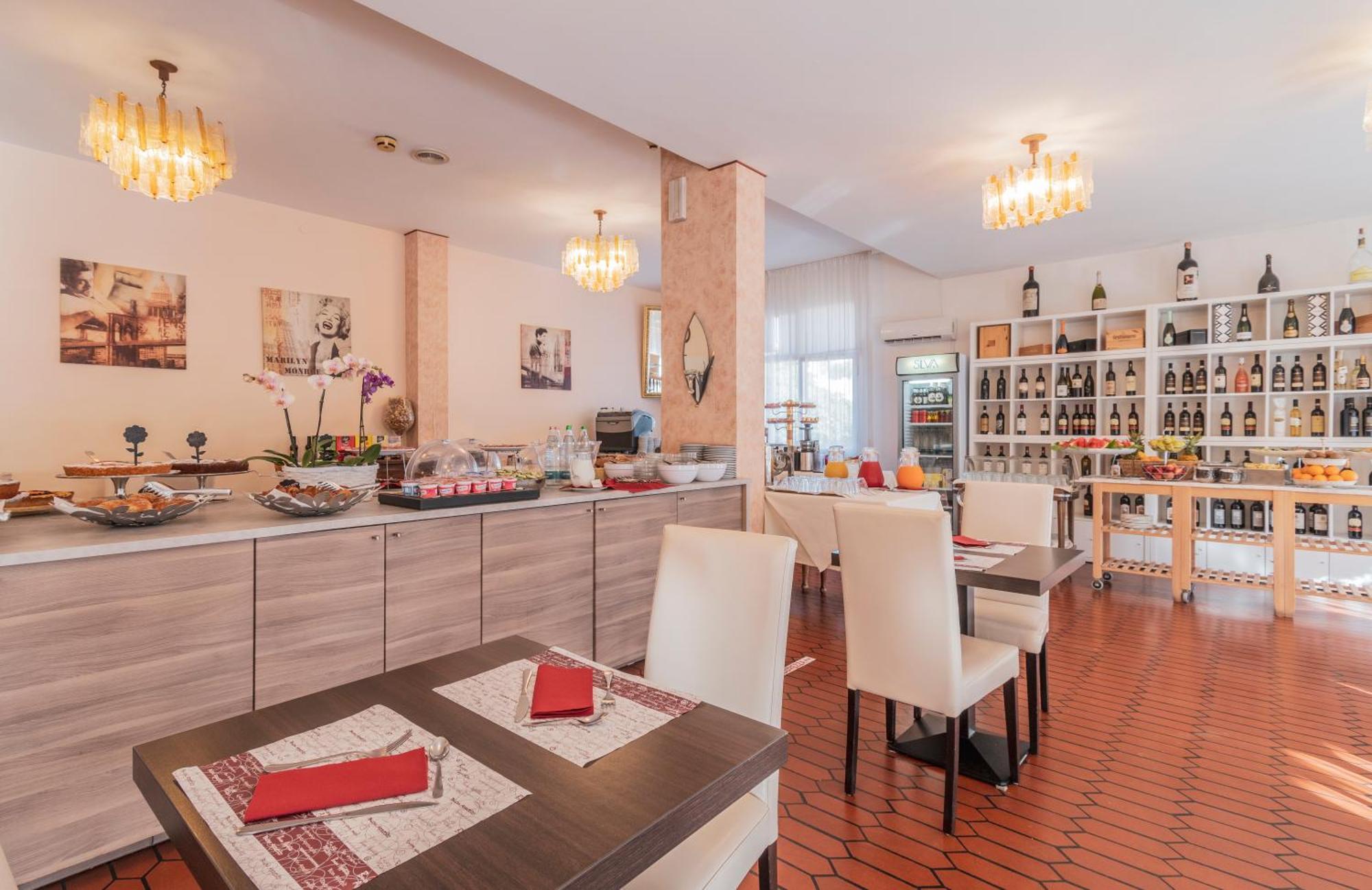 Hotel Gabrini Марина-ди-Масса Экстерьер фото