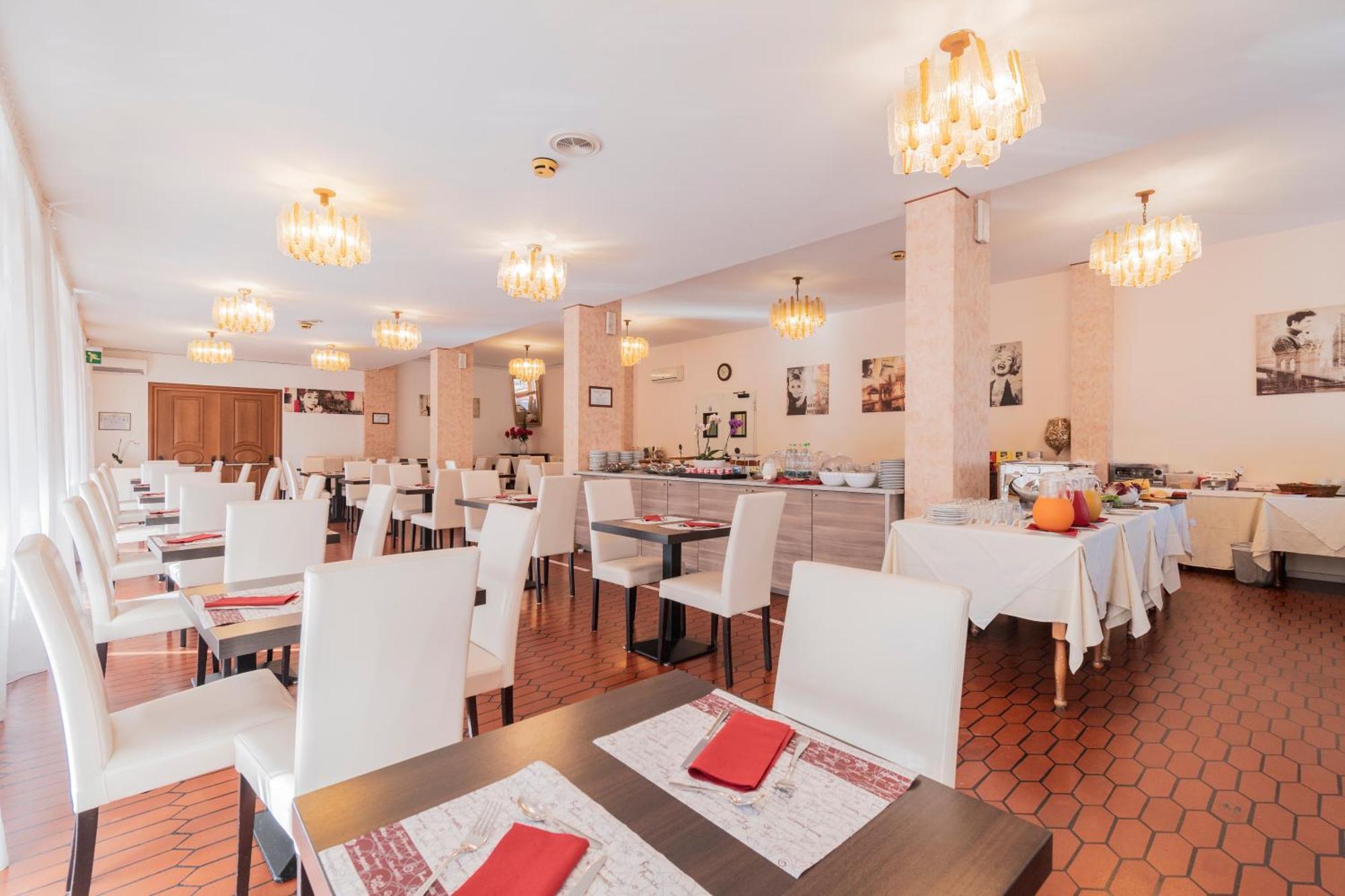 Hotel Gabrini Марина-ди-Масса Экстерьер фото