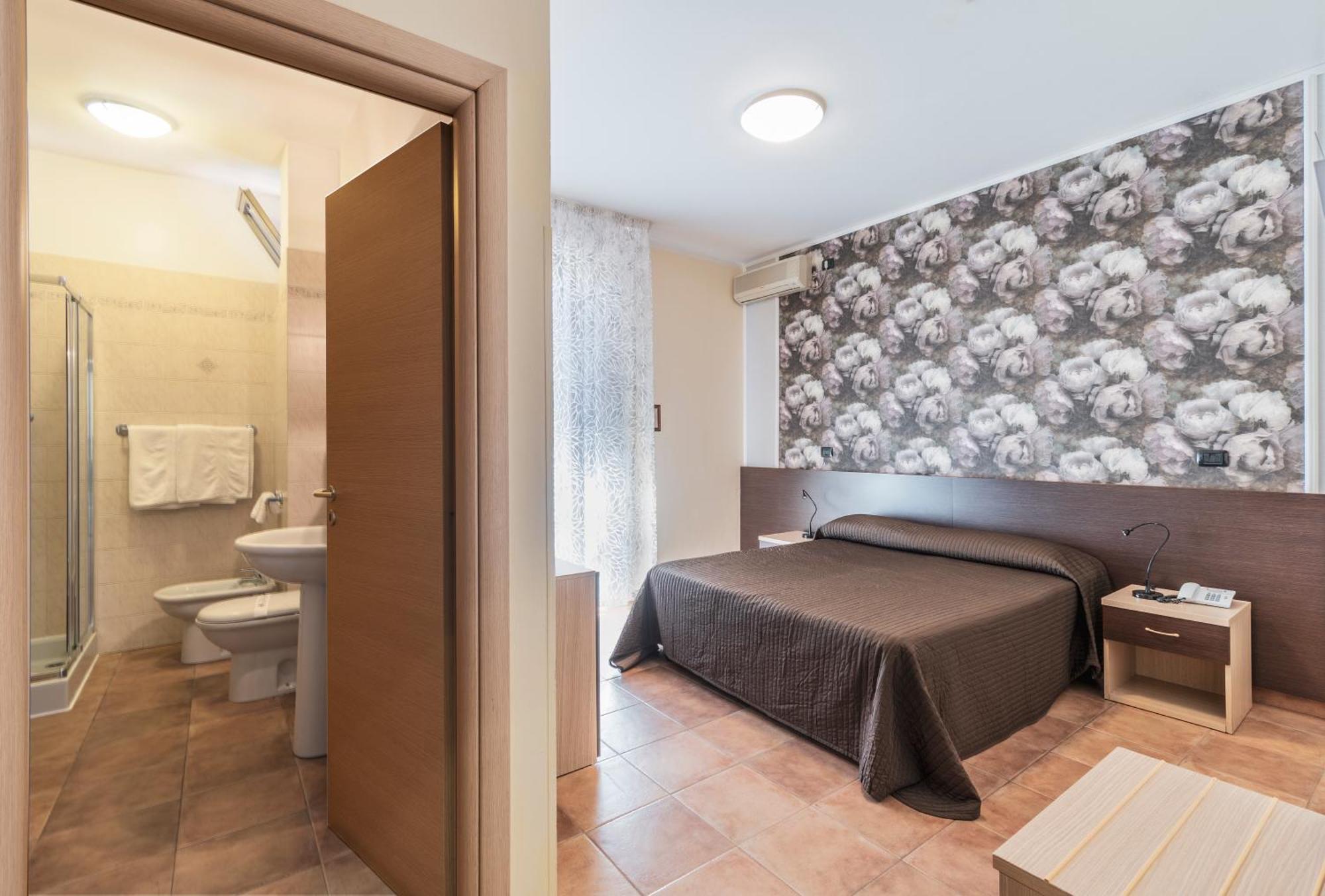 Hotel Gabrini Марина-ди-Масса Экстерьер фото