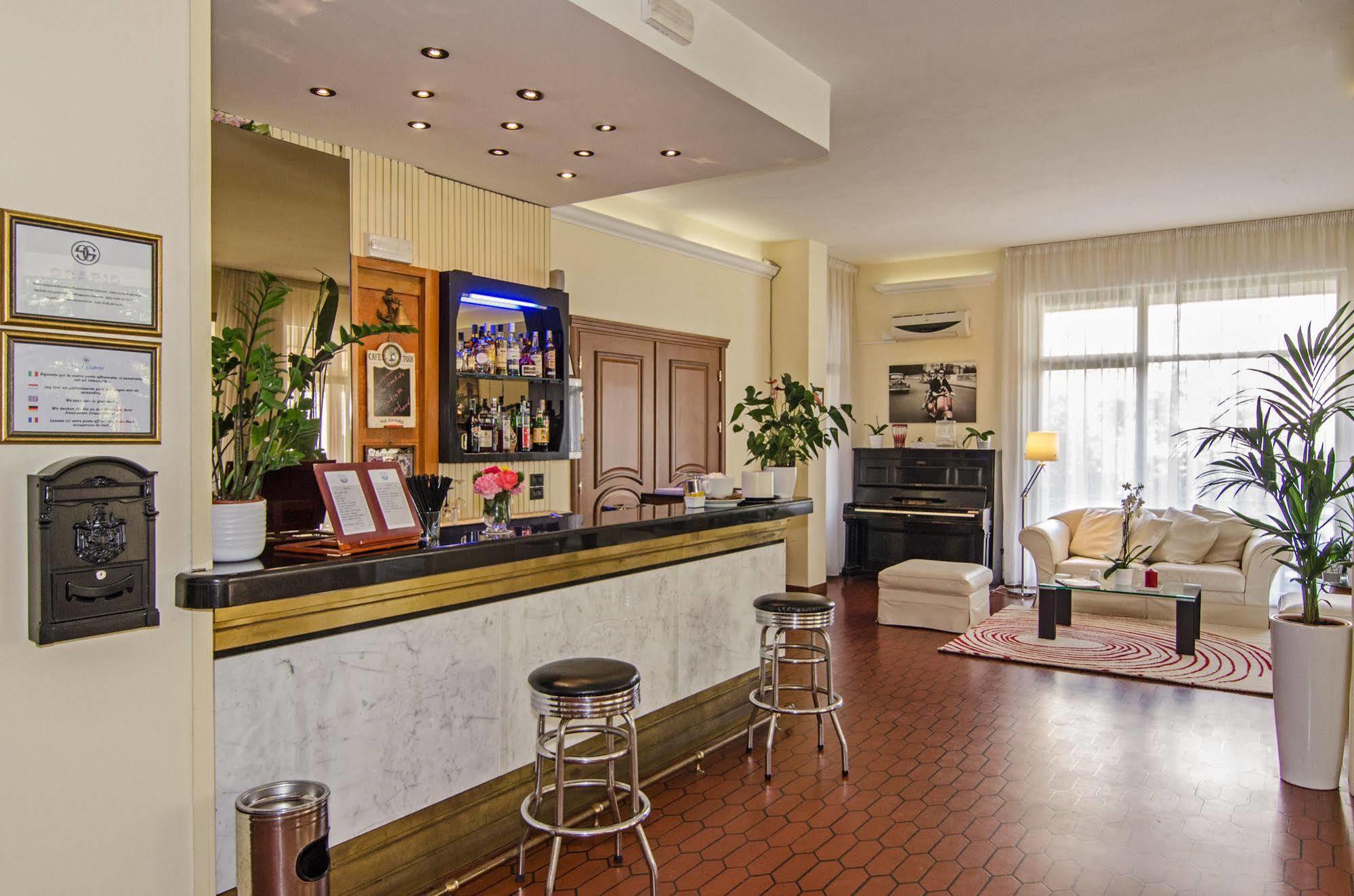 Hotel Gabrini Марина-ди-Масса Экстерьер фото