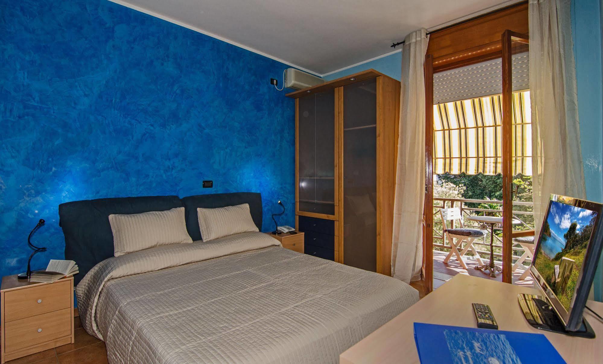 Hotel Gabrini Марина-ди-Масса Экстерьер фото